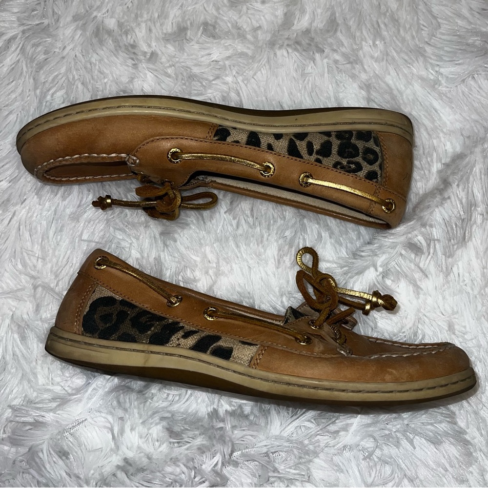 Sperry Boat Shoes with Leopard Print Detail size 8